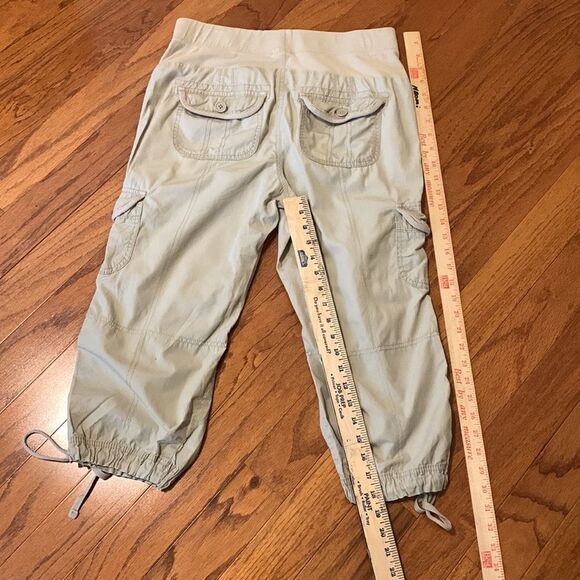 Motherhood maternity cargo capris size small - Picture 5 of 7